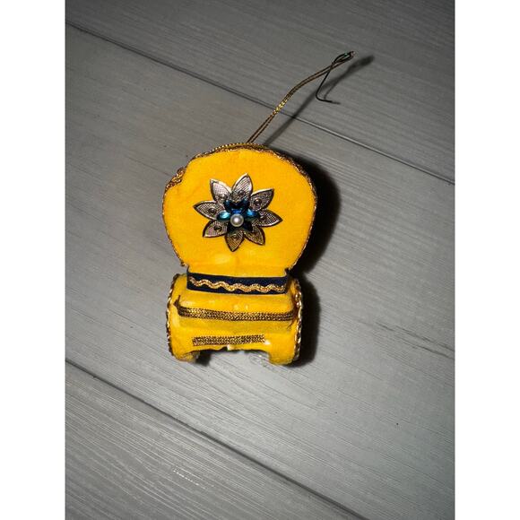 VTG Felt Covered Styrofoam Christmas Ornament Covered Wagon Yellow - Picture 4 of 8